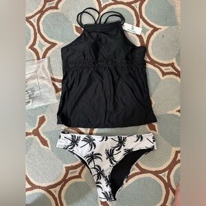 Women’s bathing suit - NWT